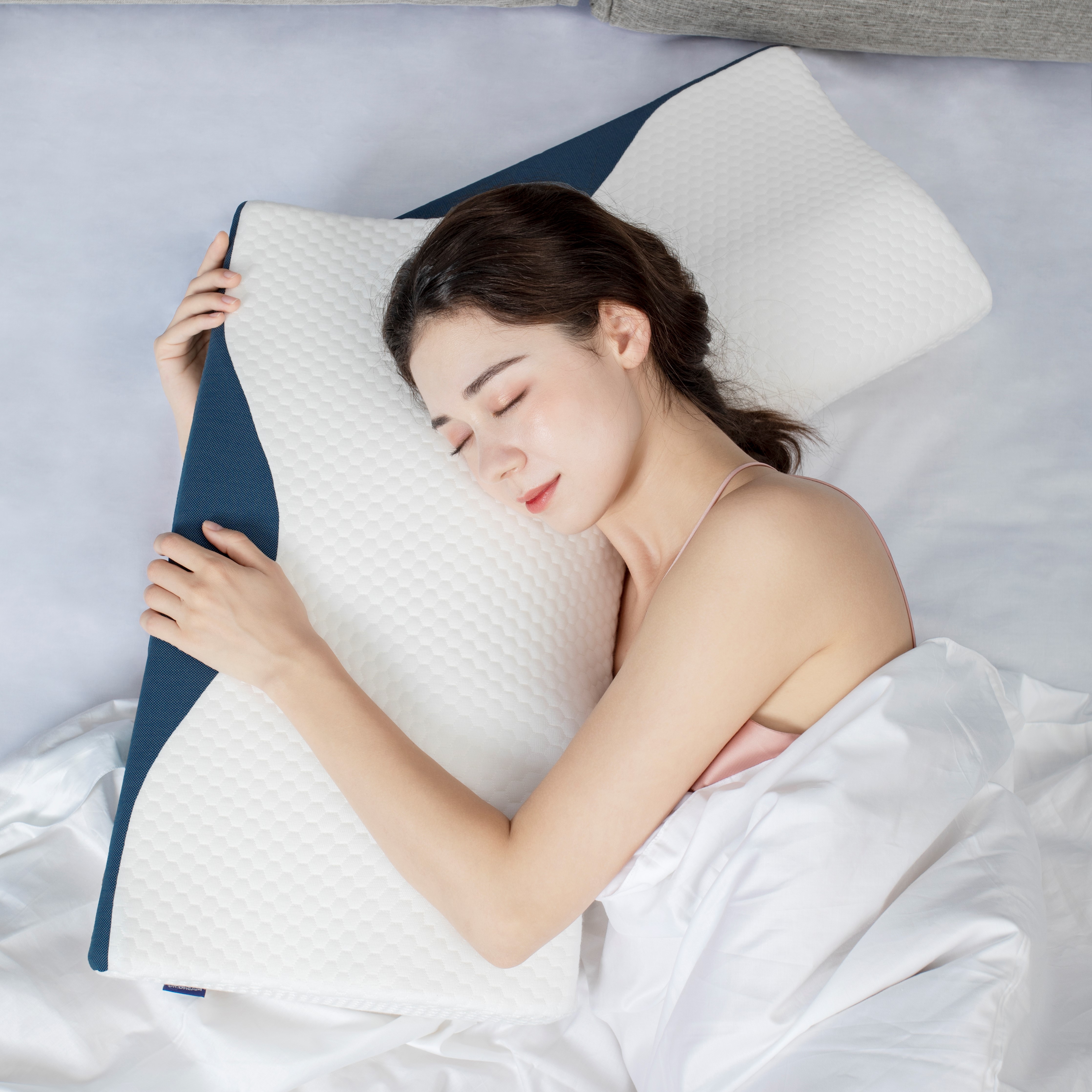 Hot Selling Cervical Neck Support Pain Relief Ergonomic Butterfly Pillow