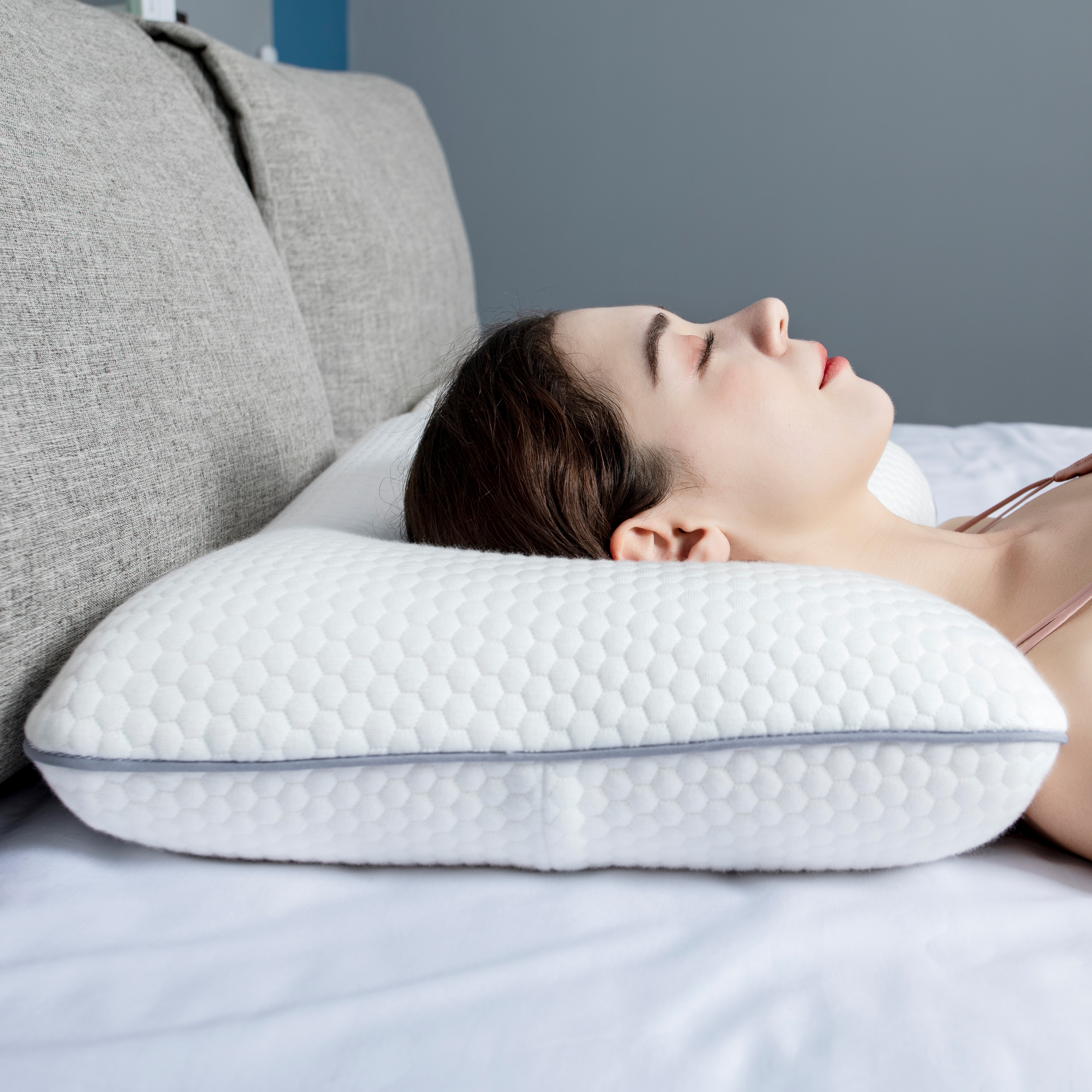 OEM ODM Factory Wholesale Bedroom Pillow Cervical Ergonomic Bread Pillow